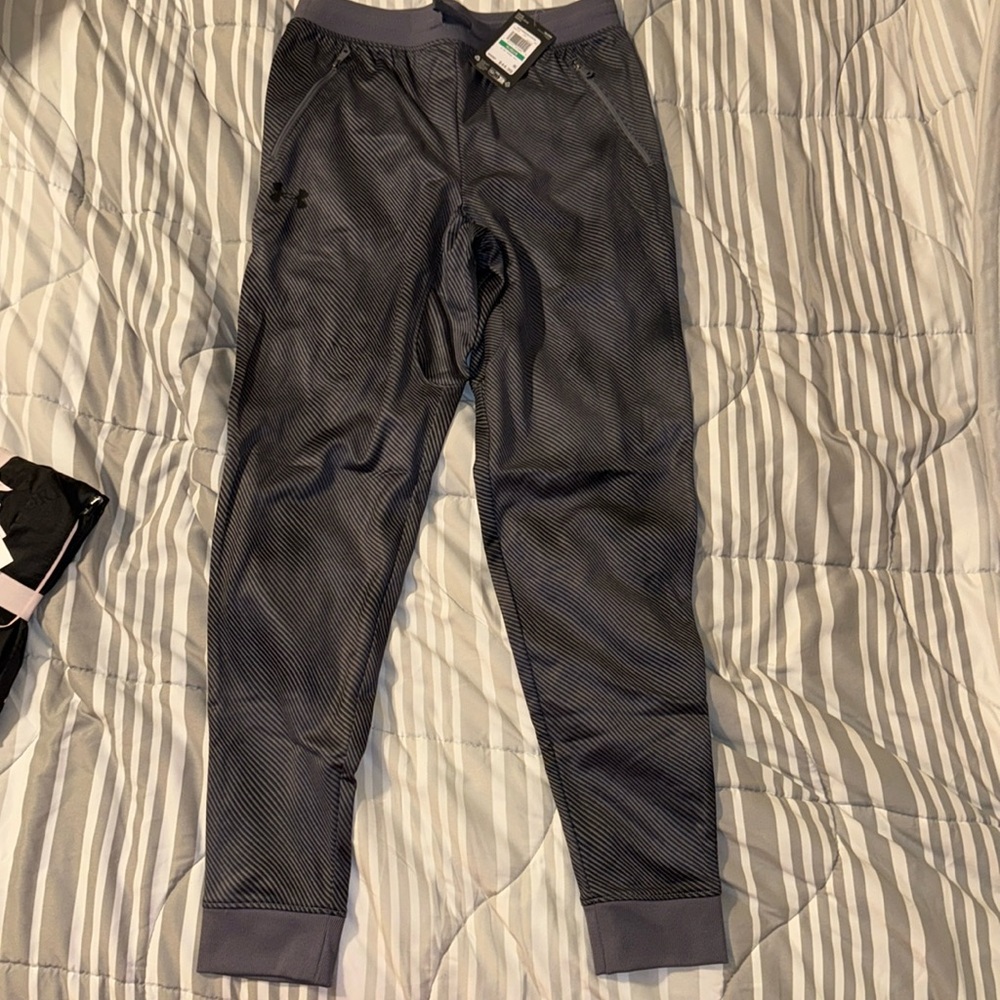 NWT boys under armor youth sweats